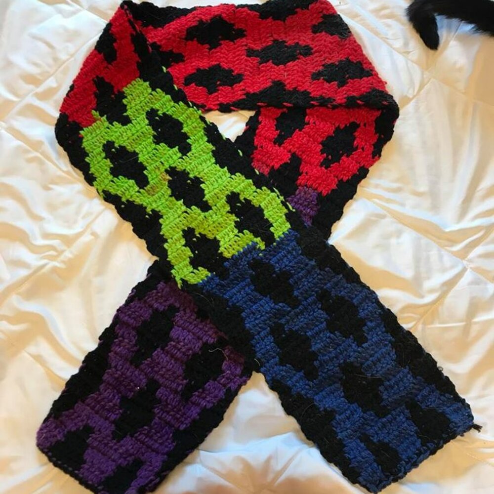 🐻Handmade Multi-Colored Scarf - 7"X73"